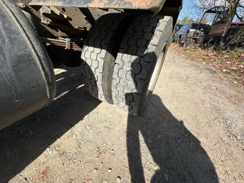 2001 UD Trucks UD2300