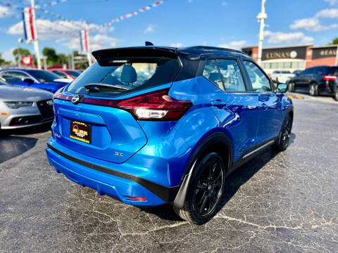 2023 Nissan Kicks SR