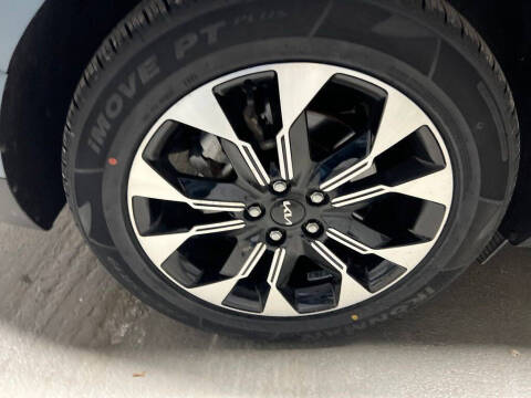 2024 Kia Carnival EX