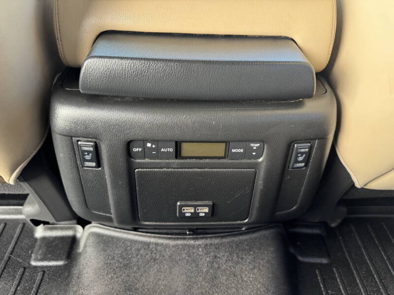 2017 Nissan Armada Platinum