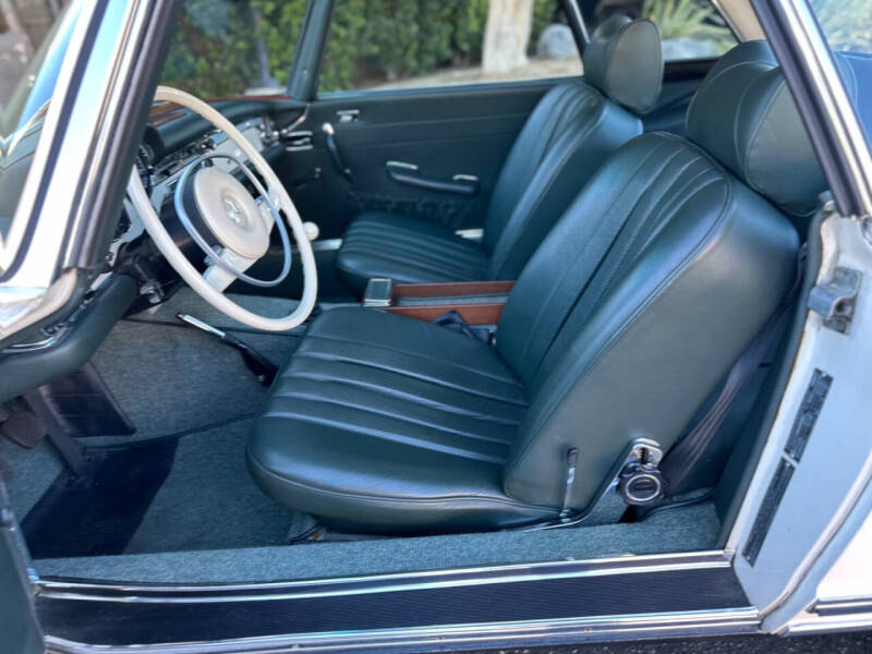 1970 Mercedes-Benz 280-Class