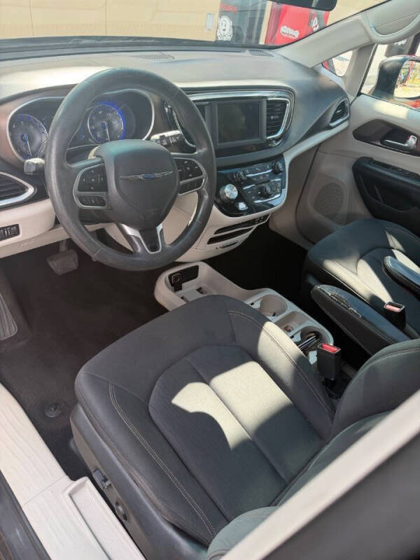 2018 Chrysler Pacifica LX