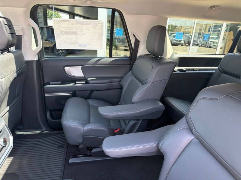 2027 Ford Expedition MAX Active