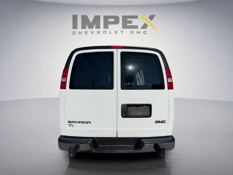 2023 GMC Savana 2500