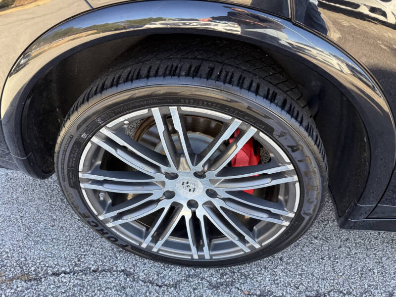 2016 Porsche Cayenne GTS