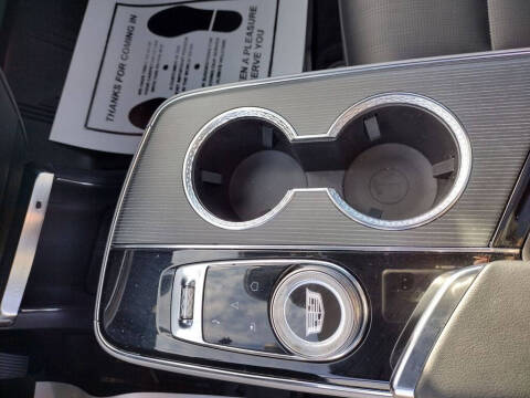 2025 Cadillac LYRIQ Luxury 3