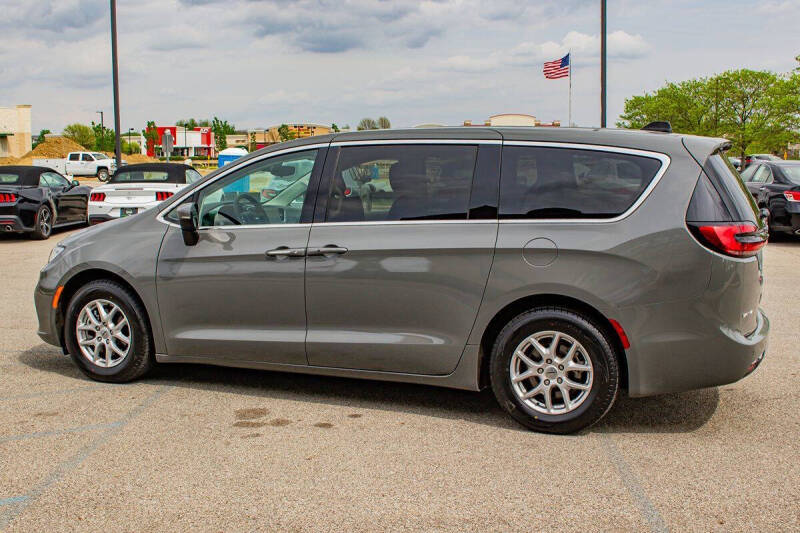 2023 Chrysler Pacifica Touring L