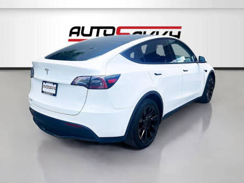 2025 Tesla Model Y Long Range
