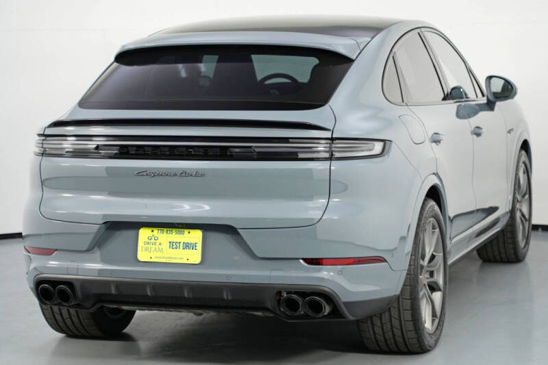 2024 Porsche Cayenne Turbo E-Hybrid Coupe