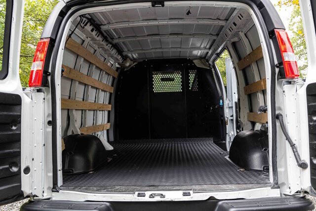 2023 GMC Savana 2500