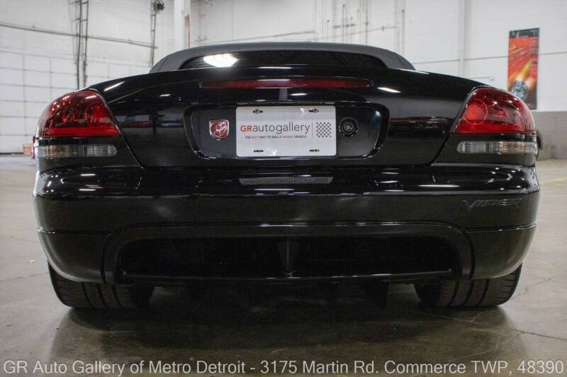 2004 Dodge Viper SRT-10
