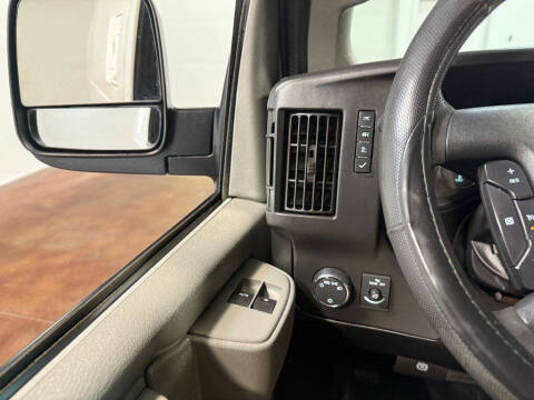 2017 GMC Savana 2500