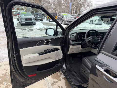 2024 Kia Carnival LX