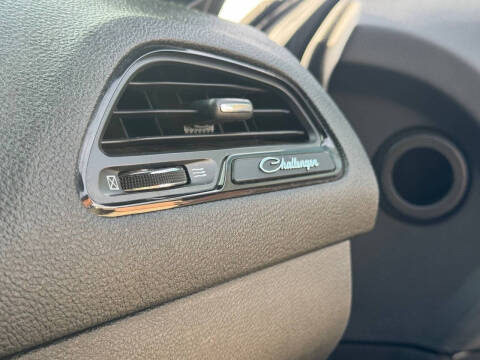 2020 Dodge Challenger SXT