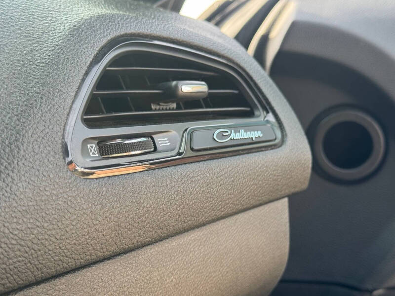 2020 Dodge Challenger SXT