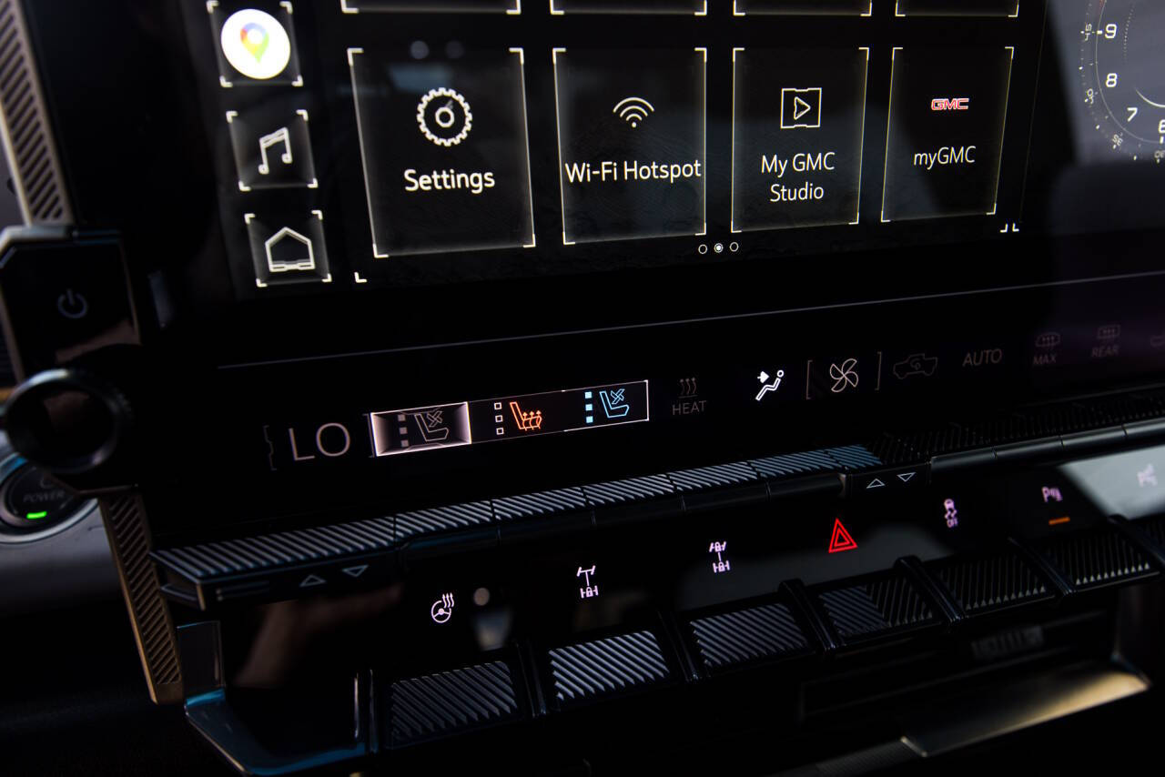 2022 GMC HUMMER EV 41