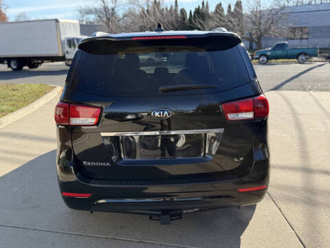 2015 Kia Sedona LX