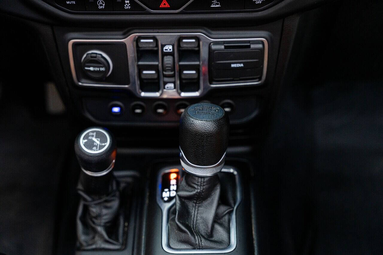 2020 Jeep Gladiator Pickup - $54,999