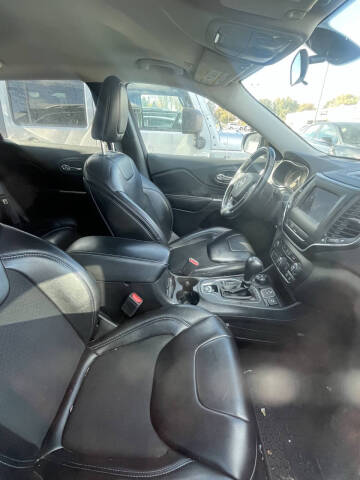 2019 Jeep Cherokee Latitude Plus