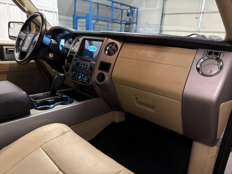 2017 Ford Expedition EL XLT