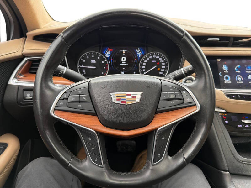 2017 Cadillac XT5 Platinum
