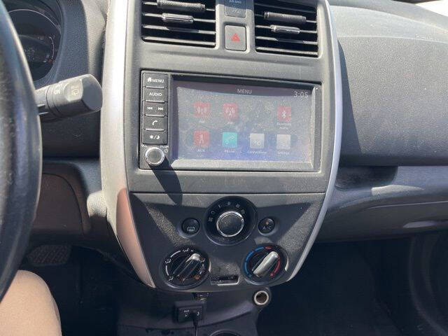 White 2019 Nissan Versa Note SV SV 4dr Hatchback 10