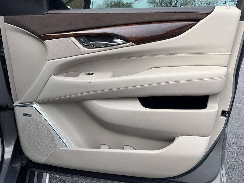 2017 Cadillac Escalade ESV Premium Luxury