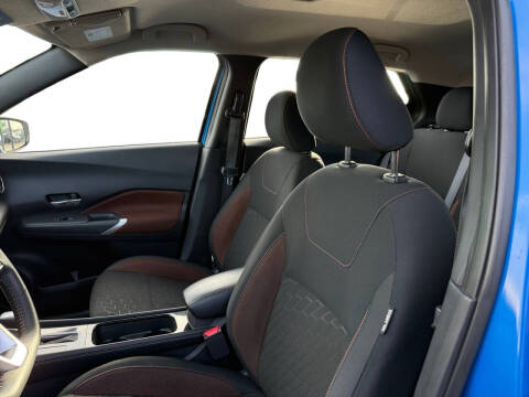 2023 Nissan Kicks SR