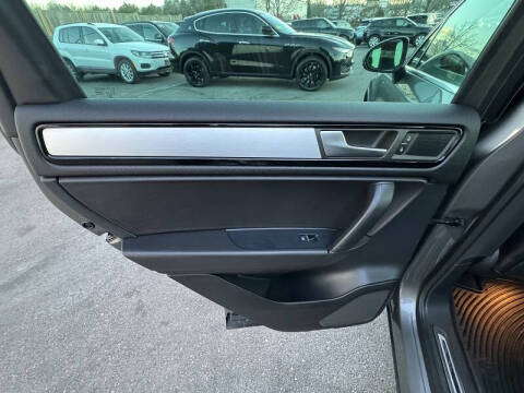 2014 Volkswagen Touareg V6 R-Line