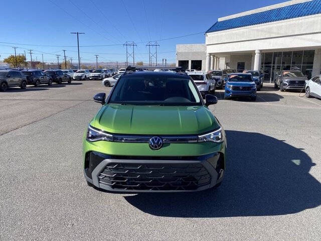 2025 Volkswagen Taos SE Black 4Motion