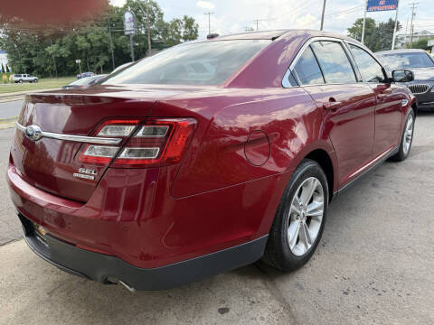 2015 Ford Taurus SEL