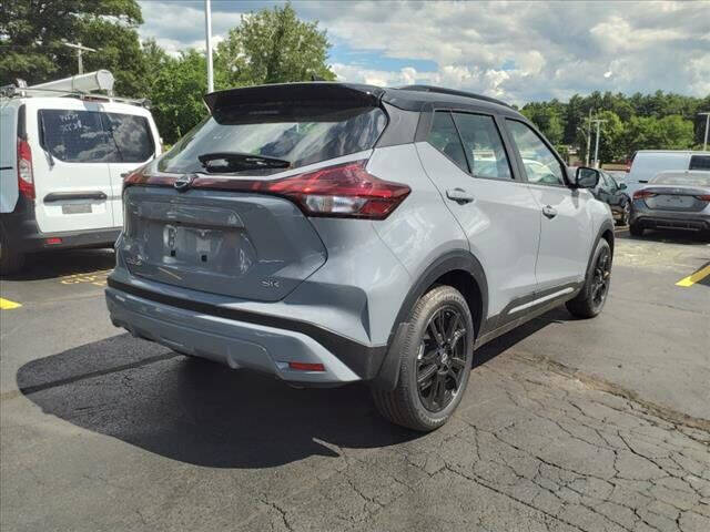 2024 Nissan Kicks SR