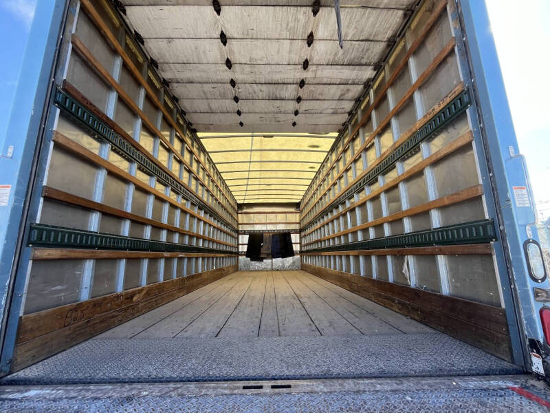 2014 Freightliner M2 106