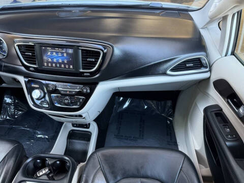 2018 Chrysler Pacifica Touring L