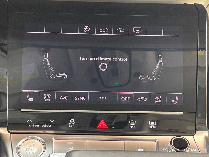 2019 Audi e-tron quattro Premium Plus