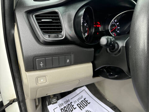 2016 Kia Sedona L