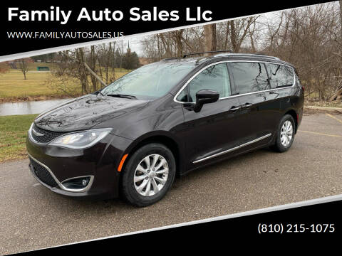2018 Chrysler Pacifica for sale at Family Auto Sales llc in Fenton MI