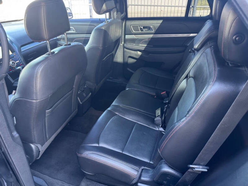 2017 Ford Explorer Sport