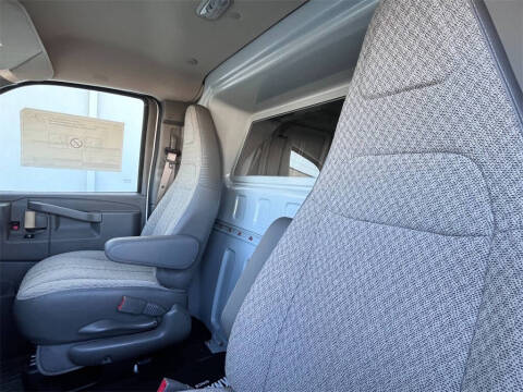 2025 Chevrolet Express 2500