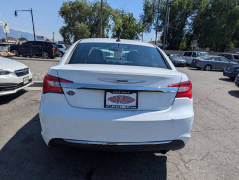 2013 Chrysler 200 LX