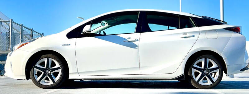 2017 Toyota Prius Four Touring