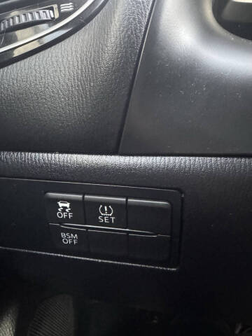 2016 Mazda MAZDA3 i Sport