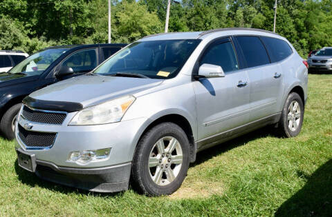 2010 Chevrolet Traverse for sale at PINNACLE ROAD AUTOMOTIVE LLC in Moraine OH