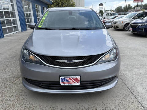 2020 Chrysler Voyager LX