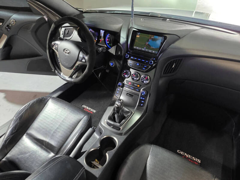 2014 Hyundai Genesis Coupe 2.0T Premium