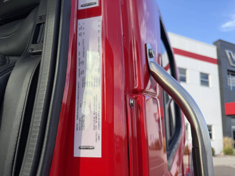 2023 Freightliner M2 106