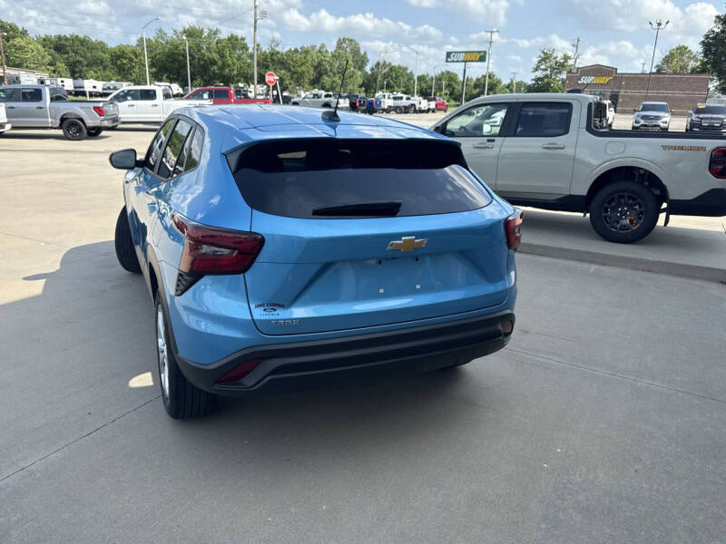 2025 Chevrolet Trax LS