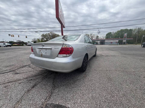 2005 Toyota Camry LE