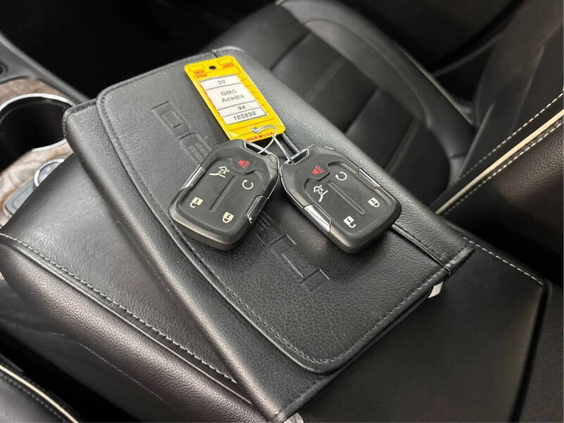 2020 GMC Acadia Denali