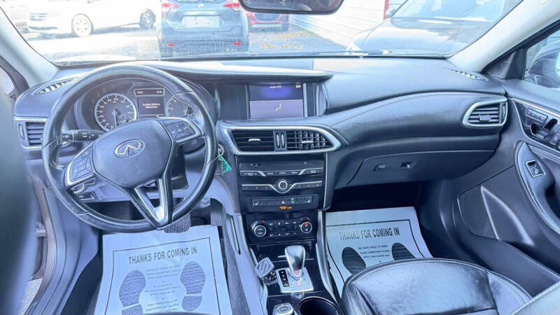 2018 Infiniti QX30 Luxury